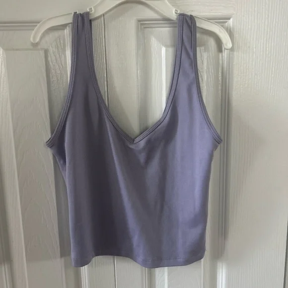 Hollister Lavender V-Neck Crop Tank Top - Picture 2 of 3